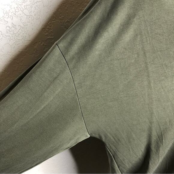 WHBM army olive green v neck top size Extra Large XL - Picture 5 of 11